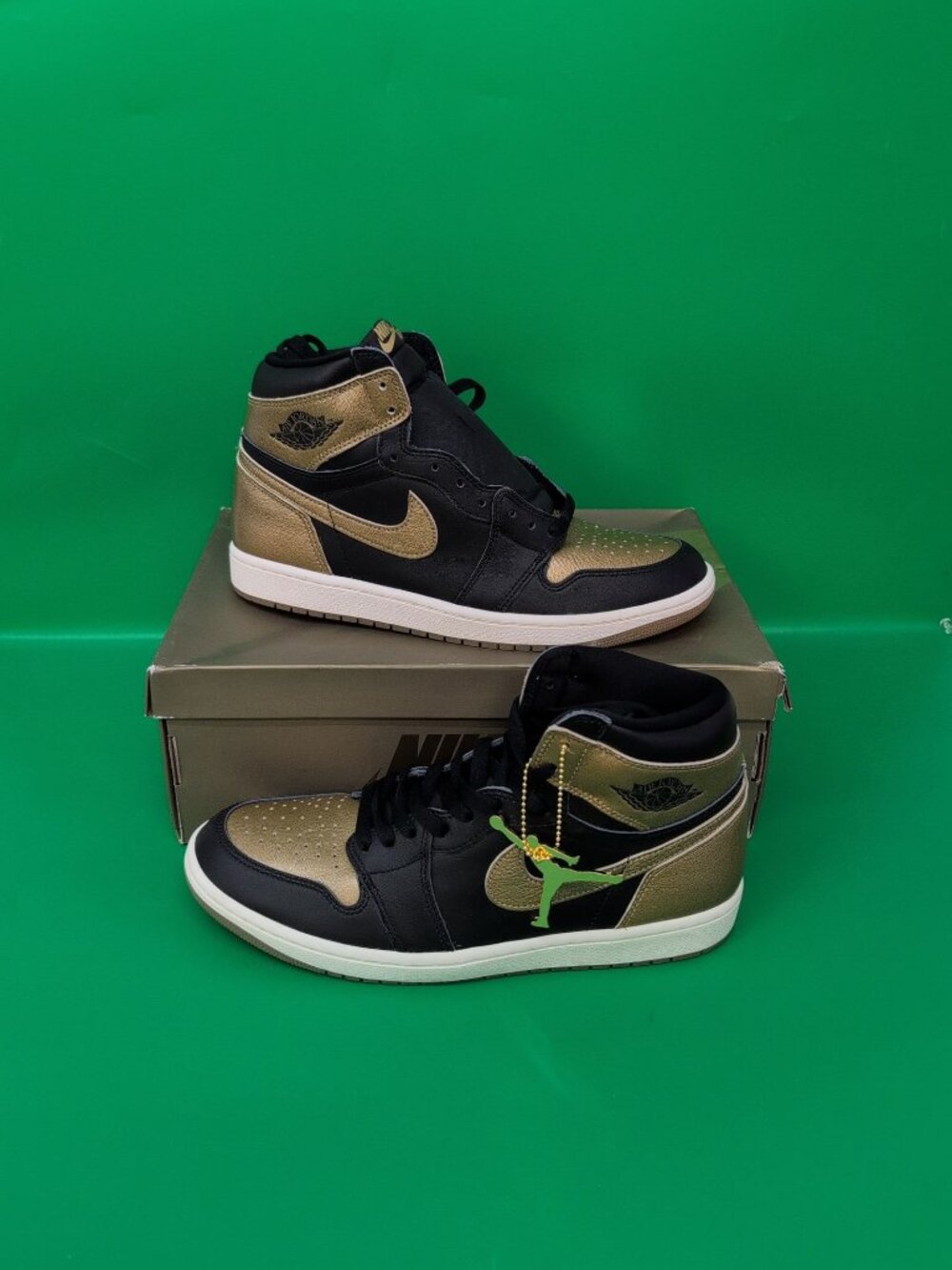 Nike Air Jordan 1 Retro High OG Men's Shoes US 10.5 Black Gold DZ5485-071